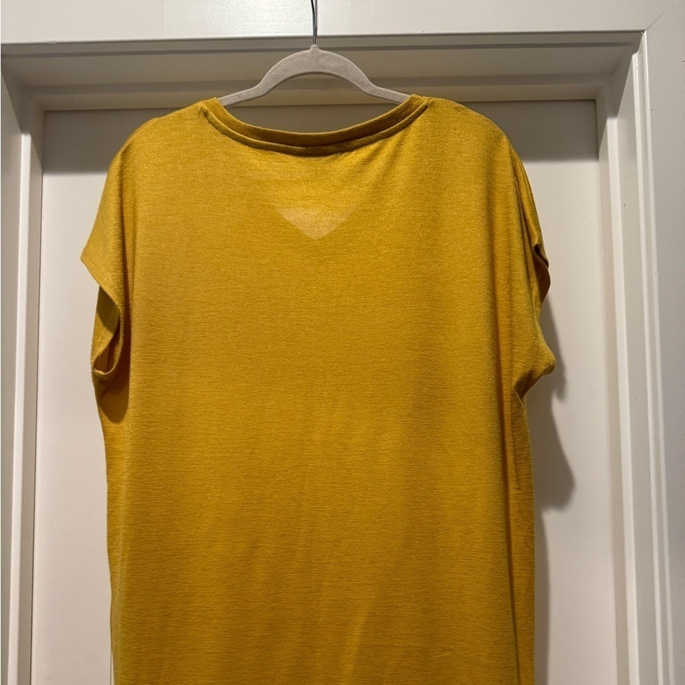 ORVIS Gold Tee Shirt Size L Shortsleeve V-Neck Quiet Luxury Loose Fit Casual - Picture 6 of 12